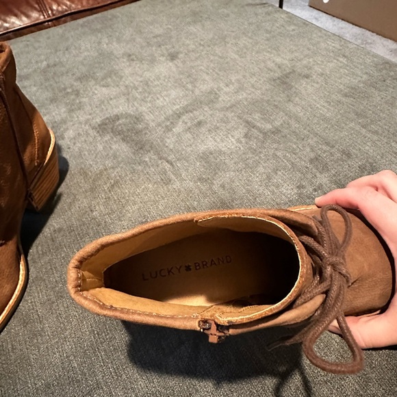 Lucky Brand high heeled boot size 7 - Picture 3 of 8